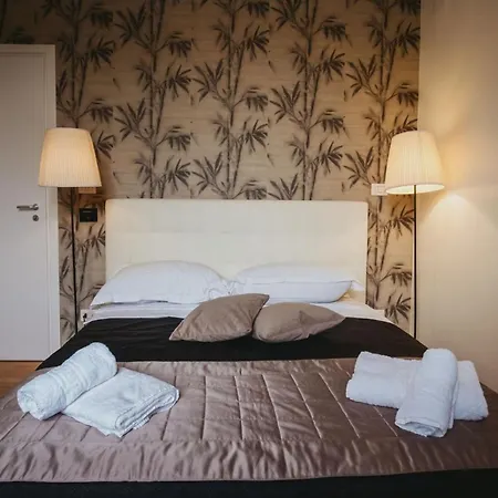 Gasthuis Prince's Colosseum Collection *